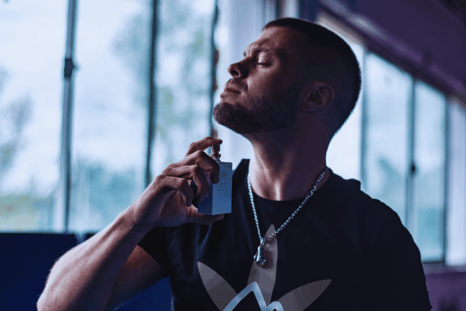 como fazer o perfume durar mais na pele