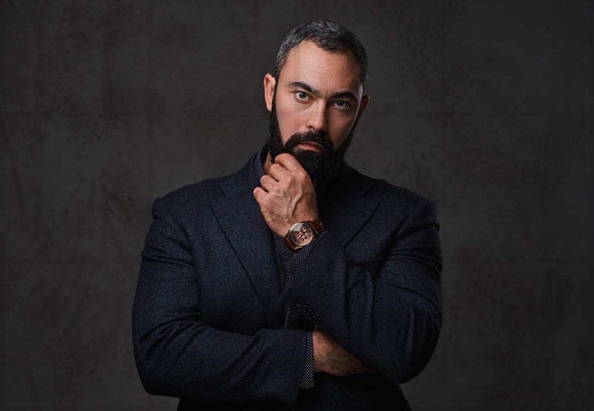O Manual Prático: Como Ter Postura Masculina Forte e Impor Respeito Imediato